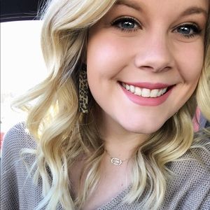 Meet your Posher, Abbie